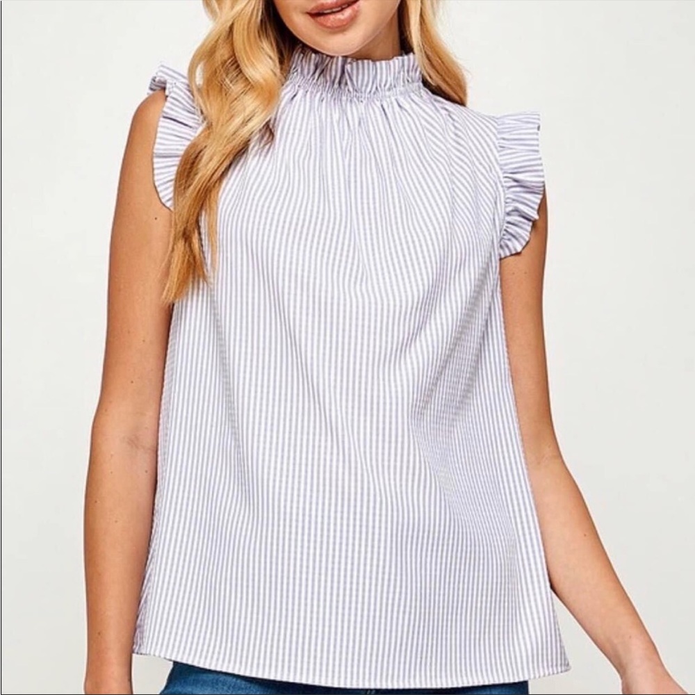 Seersucker ruffle neck top L